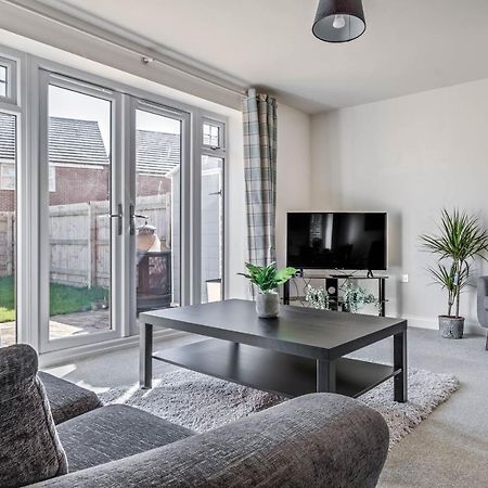 Beautiful And Comfortable Home Away From Home With Free Parking, Fast Wifi And White Crisp Hotel Standard Linen Hosted By Our Home Short Stays Нортхемптон Экстерьер фото