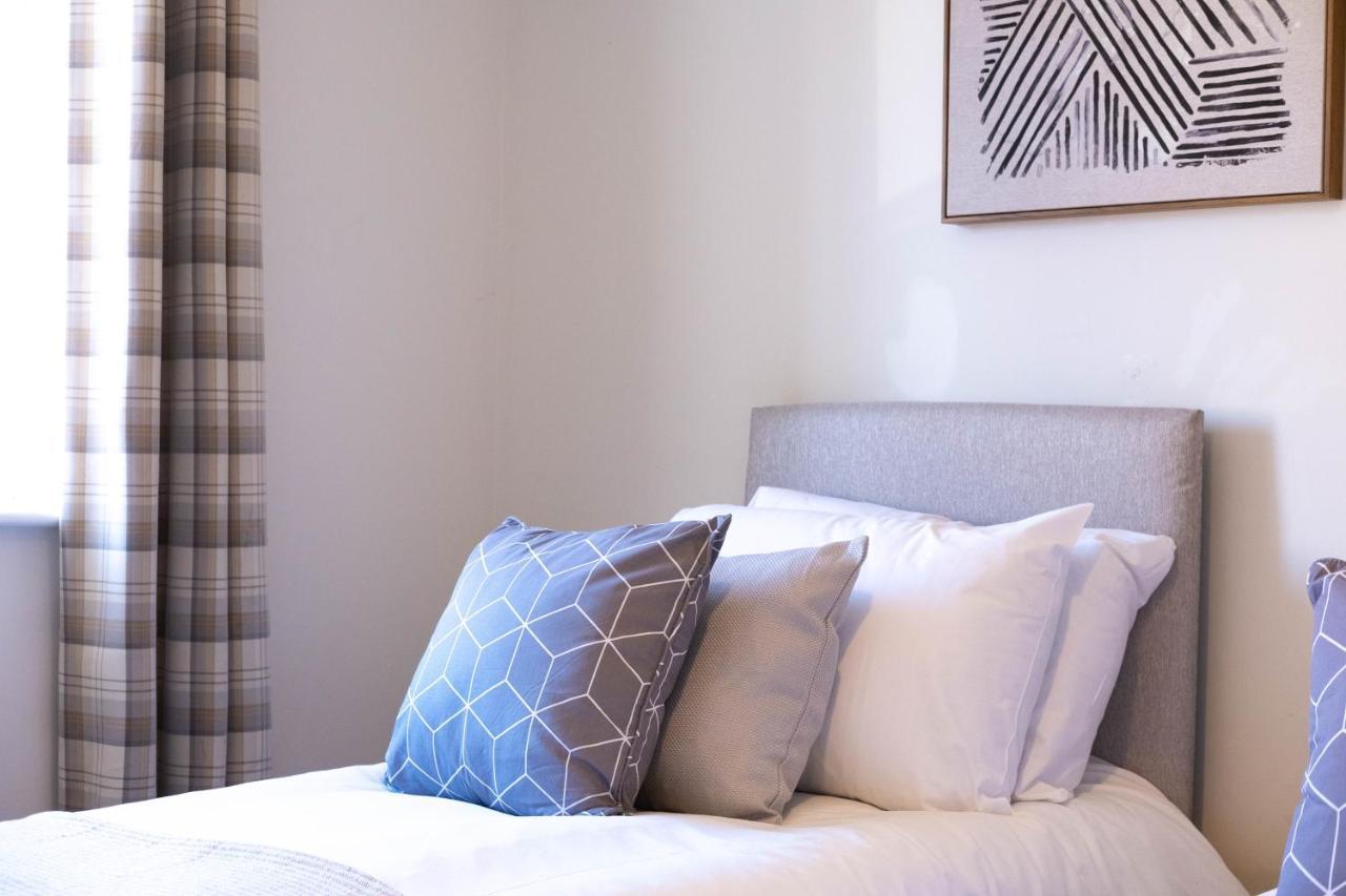 Beautiful And Comfortable Home Away From Home With Free Parking, Fast Wifi And White Crisp Hotel Standard Linen Hosted By Our Home Short Stays Нортхемптон Экстерьер фото
